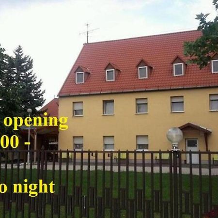 Bed and Breakfast Fenyo Panzio Mezőkövesd Zewnętrze zdjęcie