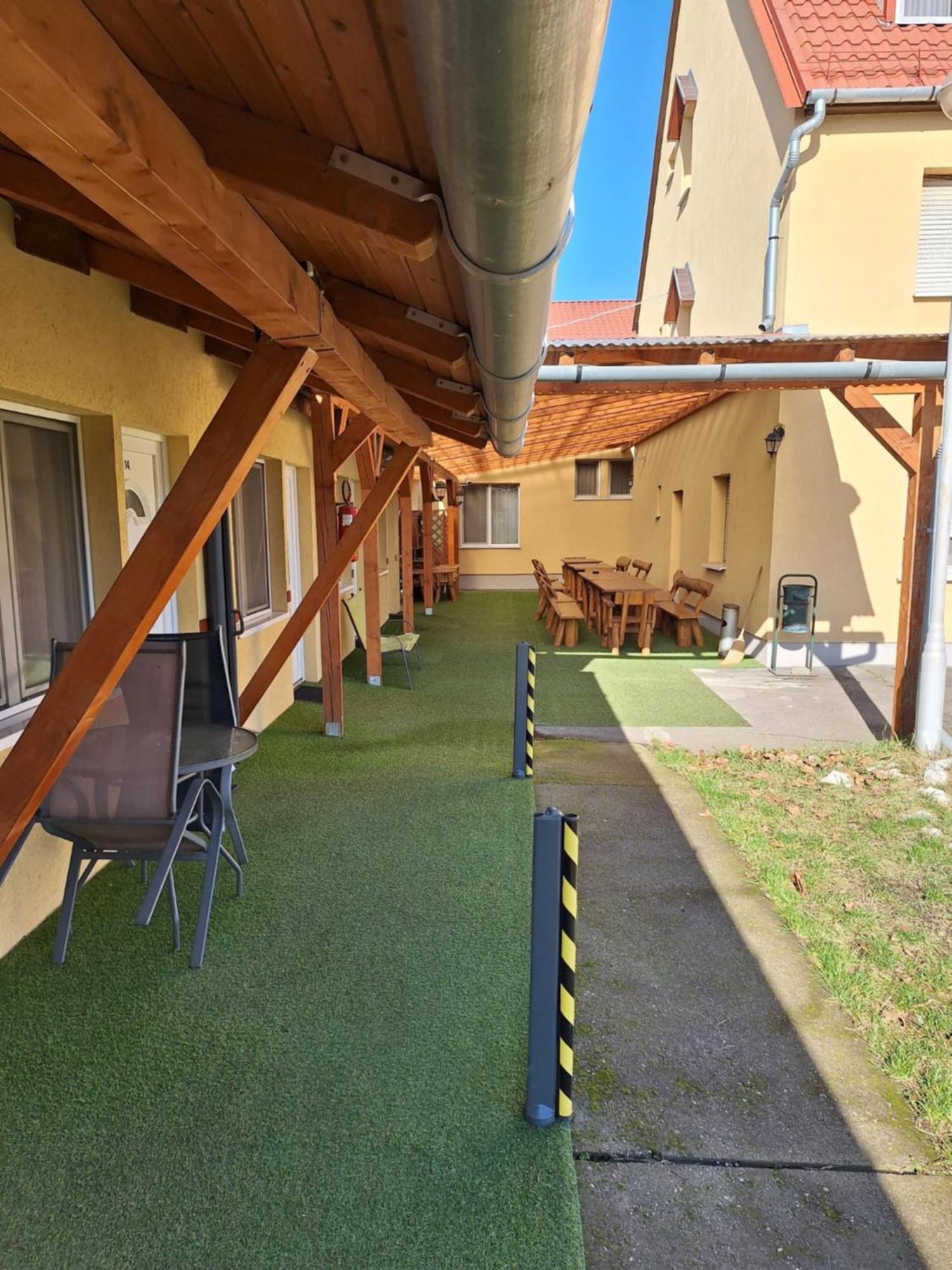 Bed and Breakfast Fenyo Panzio Mezőkövesd Zewnętrze zdjęcie