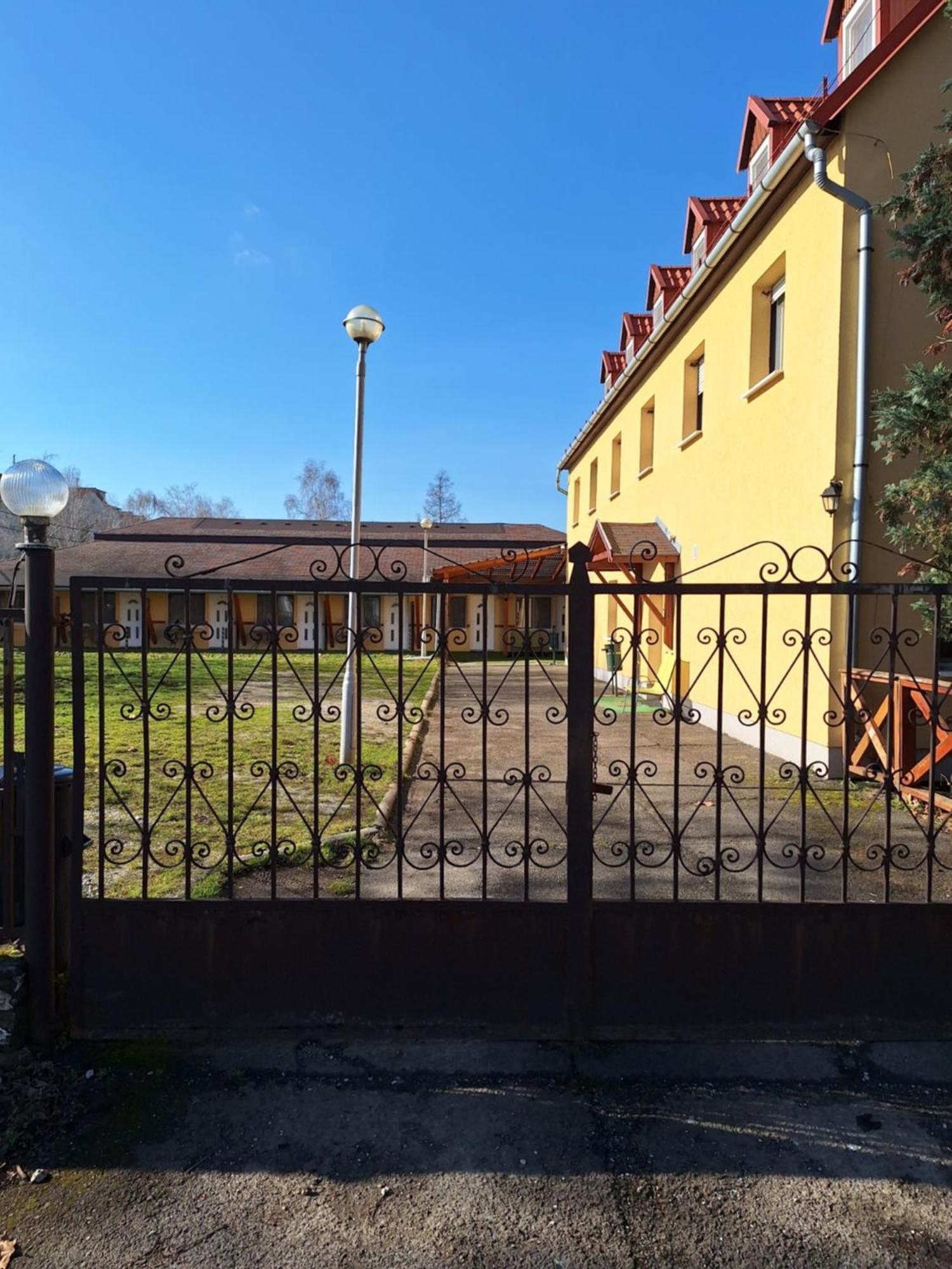 Bed and Breakfast Fenyo Panzio Mezőkövesd Zewnętrze zdjęcie