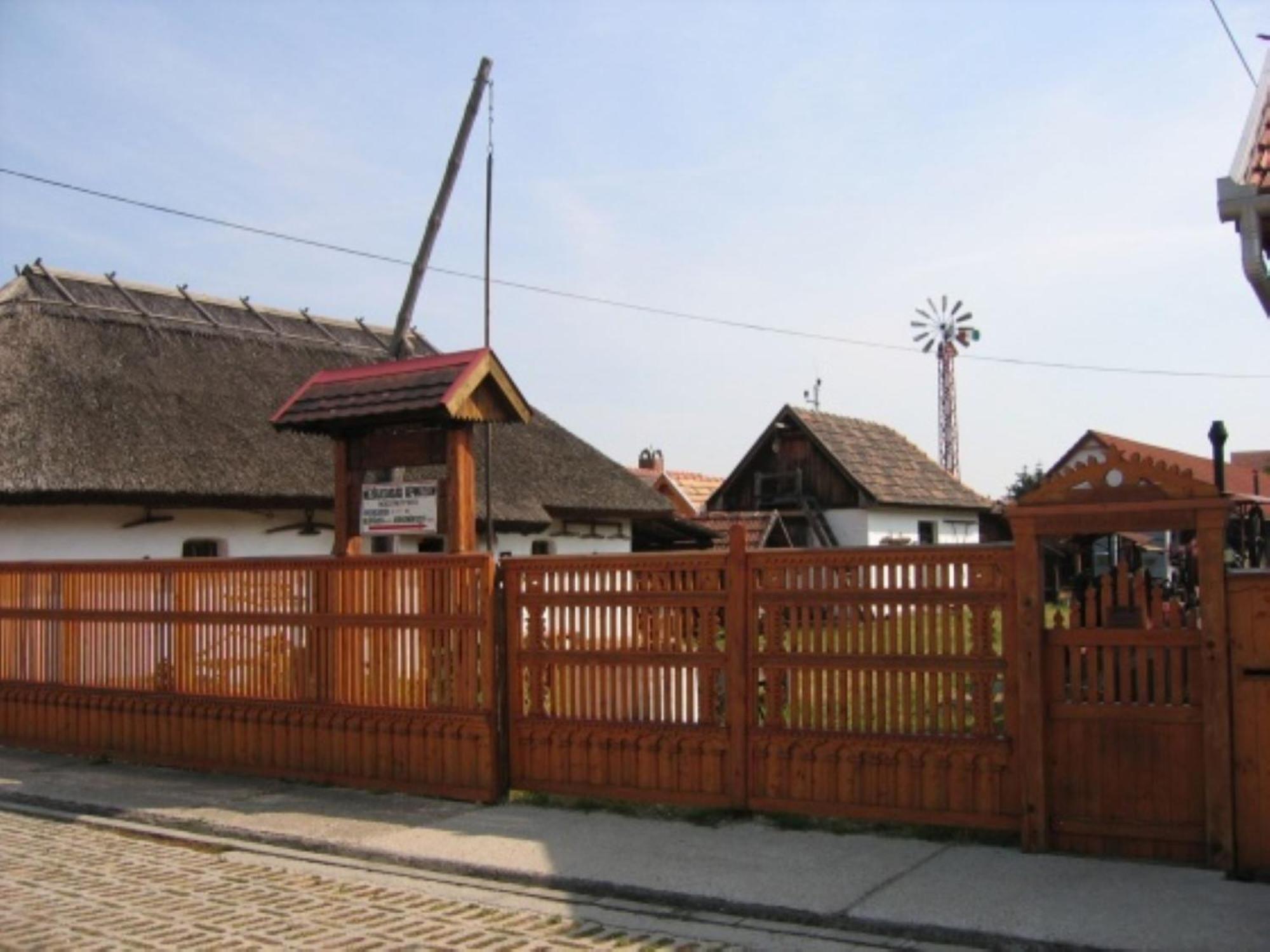 Bed and Breakfast Fenyo Panzio Mezőkövesd Zewnętrze zdjęcie