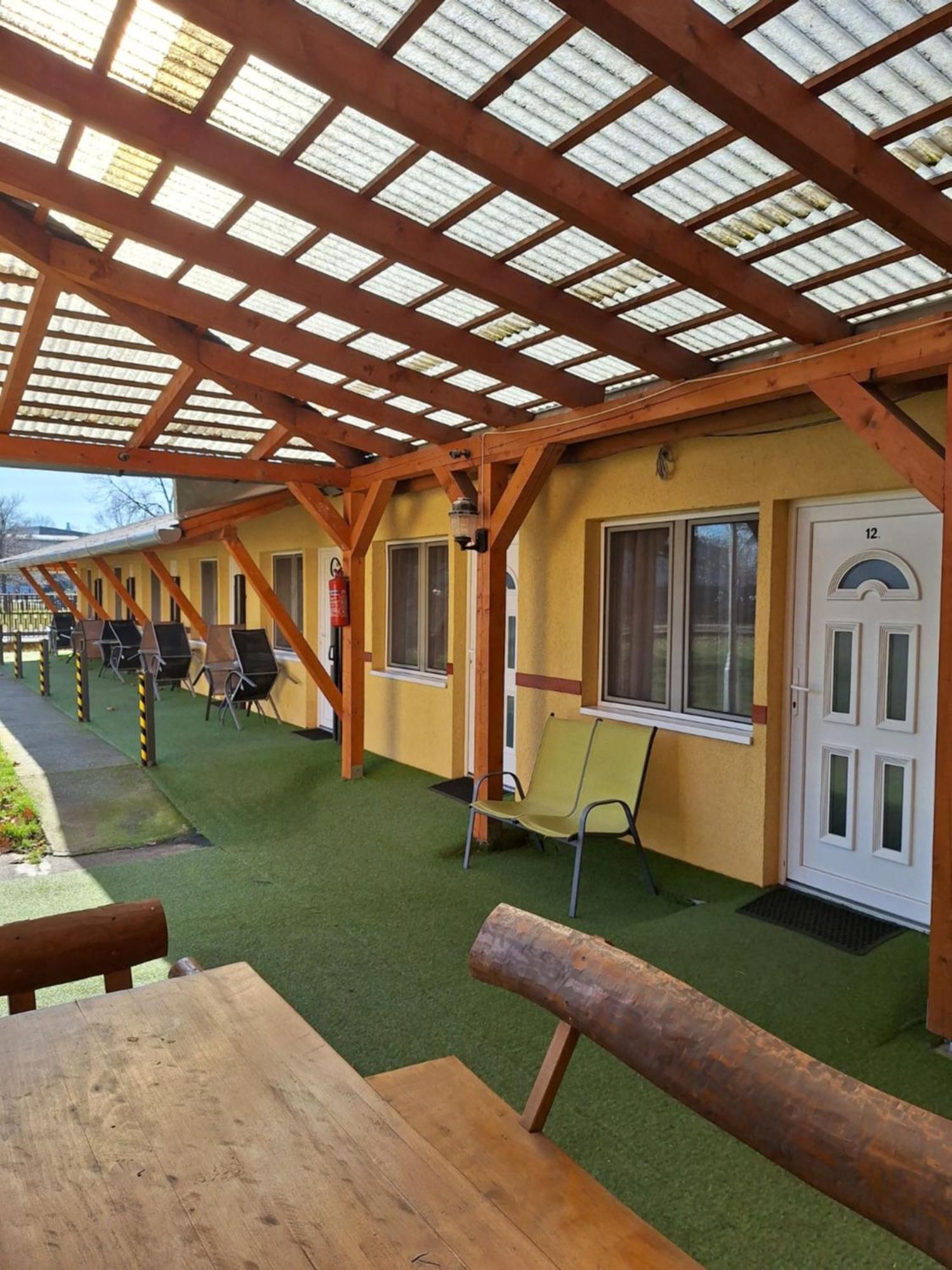 Bed and Breakfast Fenyo Panzio Mezőkövesd Zewnętrze zdjęcie