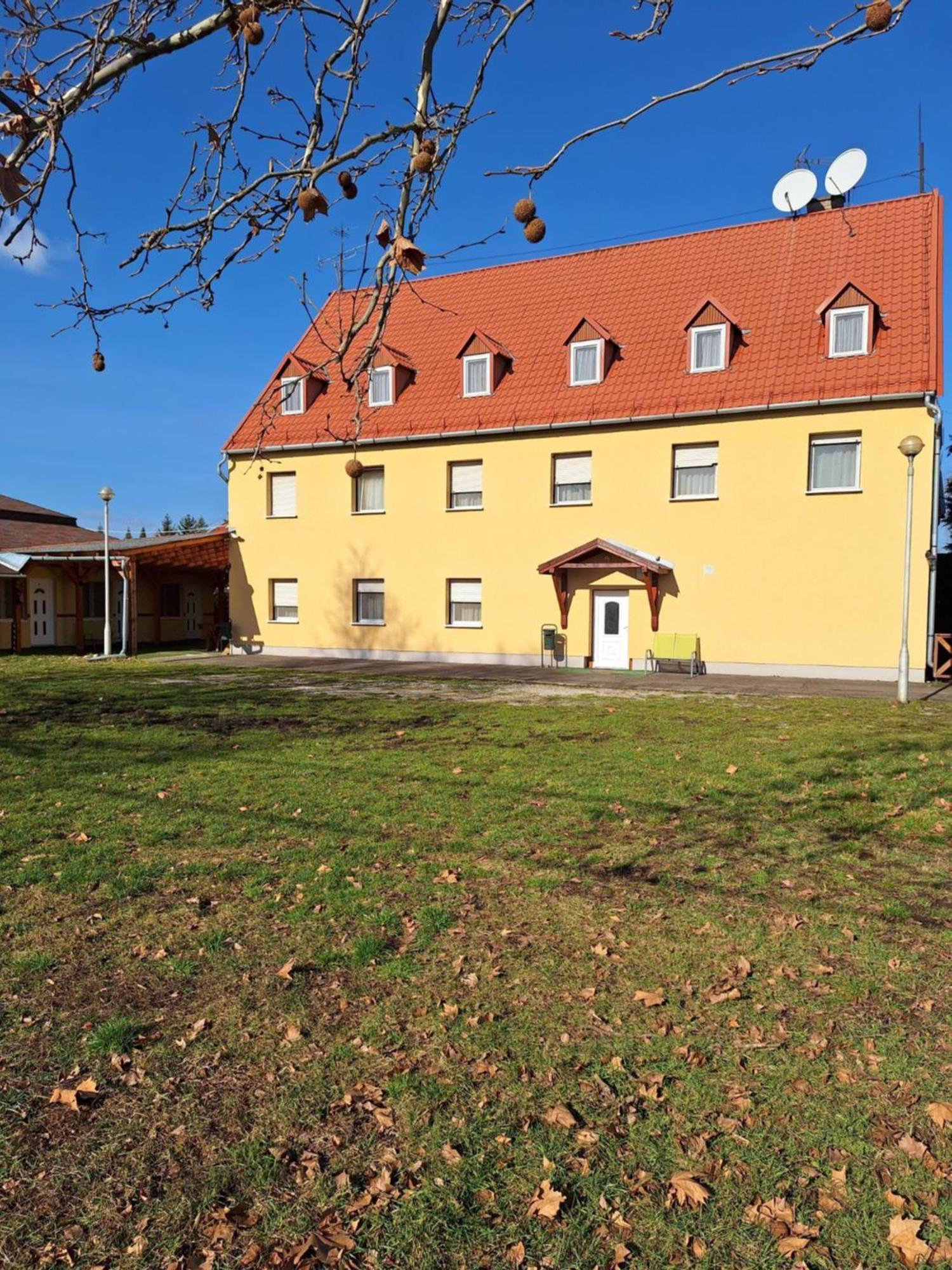 Bed and Breakfast Fenyo Panzio Mezőkövesd Zewnętrze zdjęcie